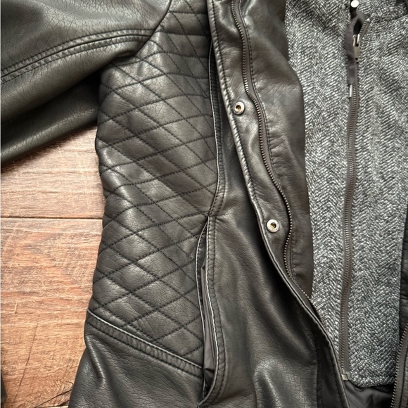FREE SHIPPING Mo-Ka Black and Gray Vegan Leather Jacket - Picture 3 of 10